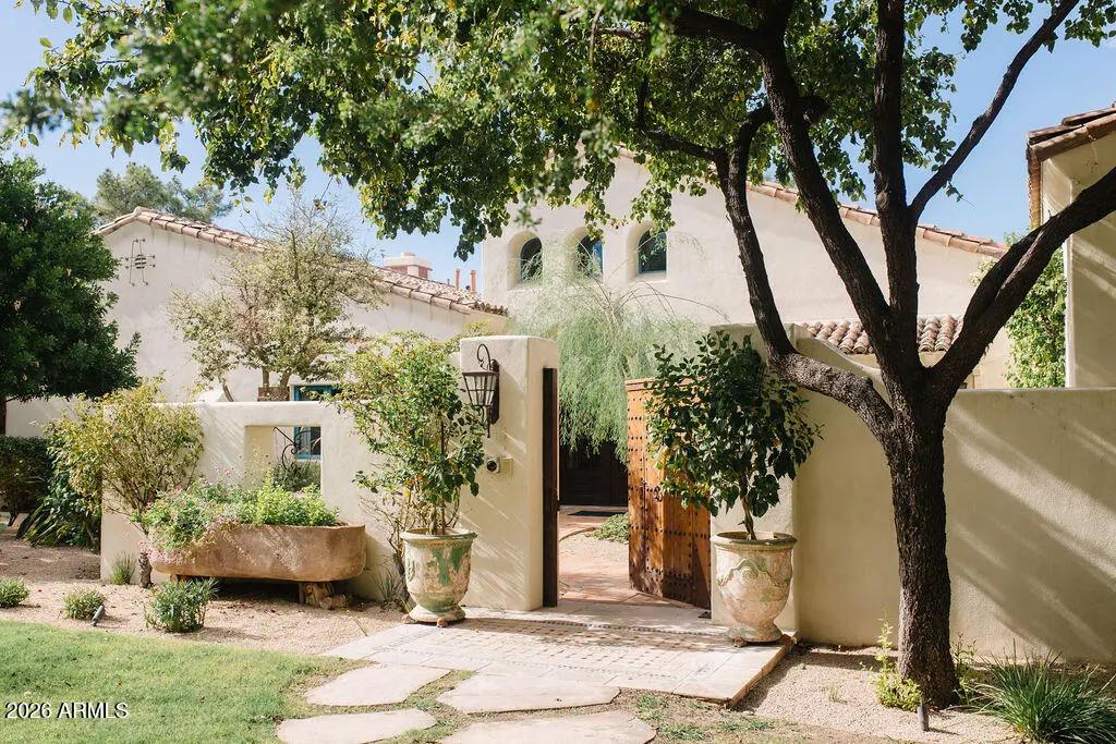 Real Estate Picture 3