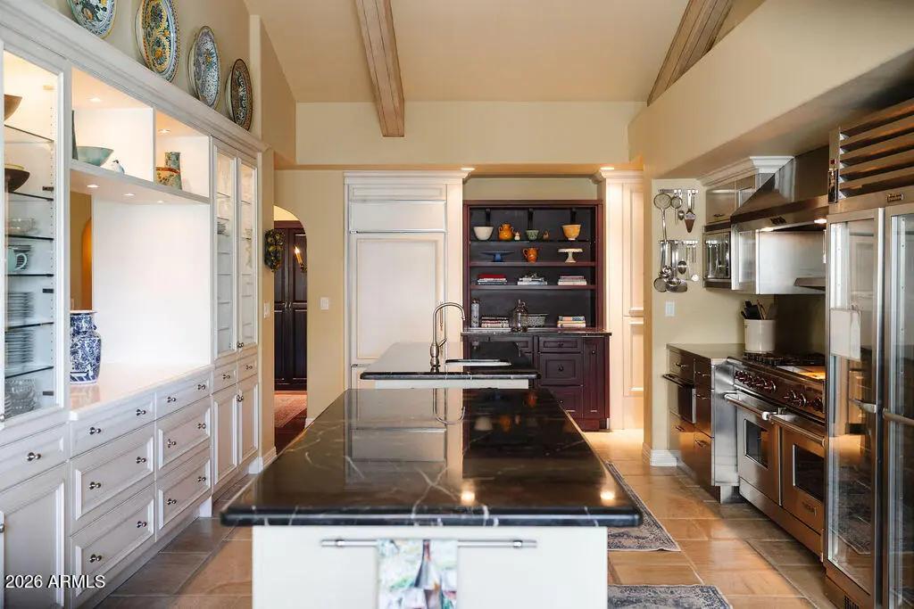 Real Estate Picture 8