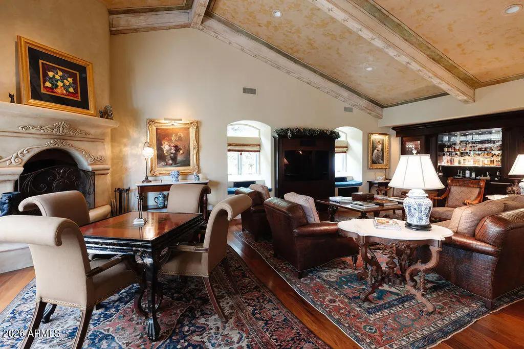 Real Estate Picture 9