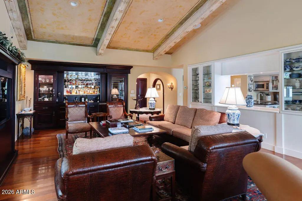 Real Estate Picture 10