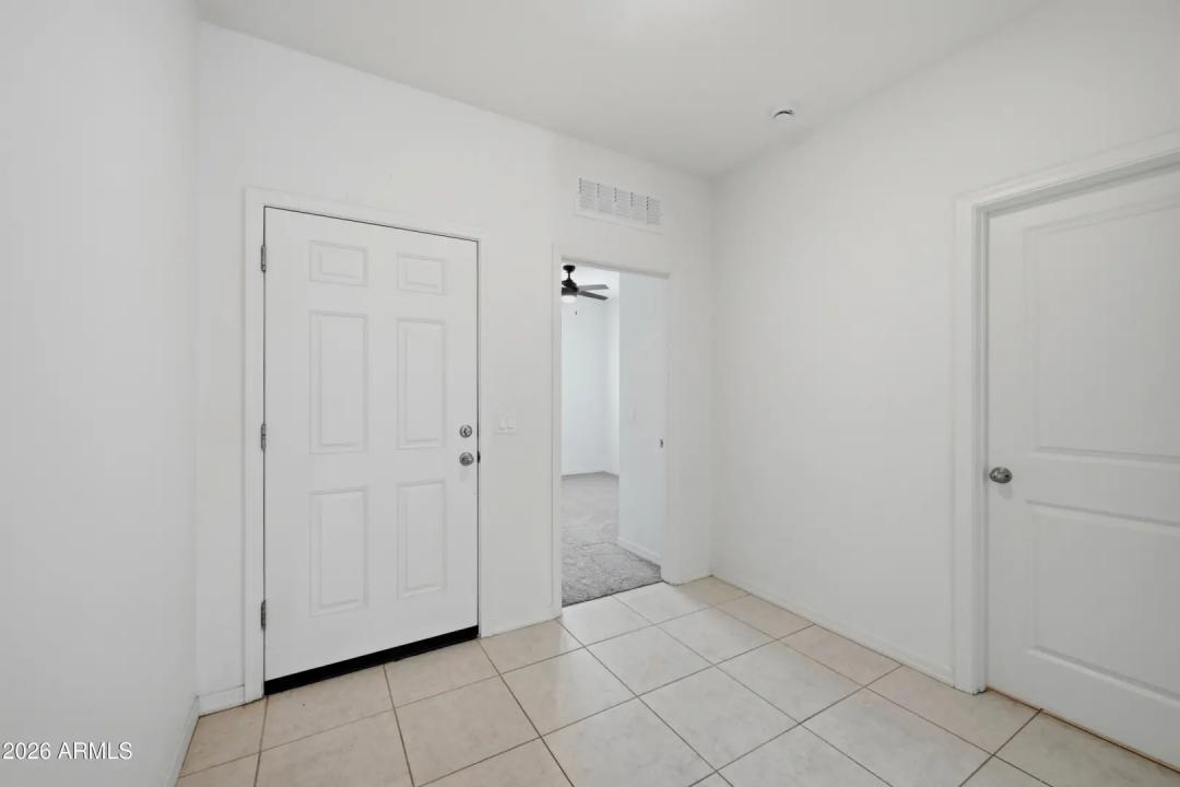 Real Estate Picture 3