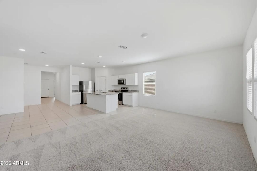 Real Estate Picture 4