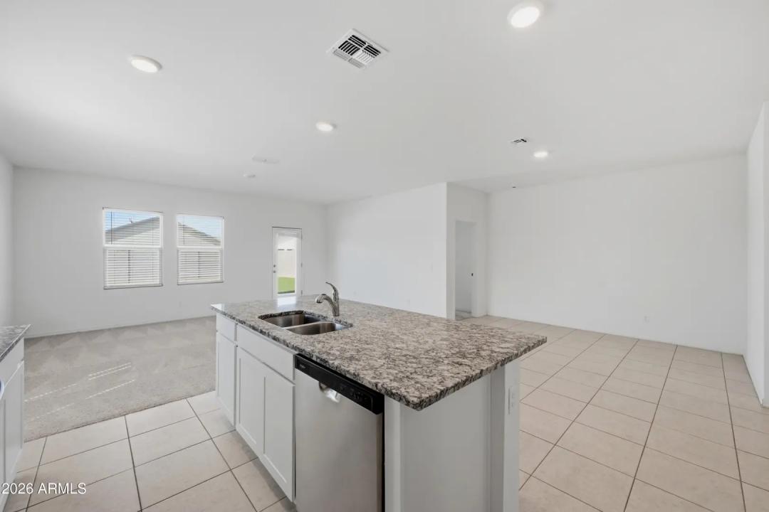 Real Estate Picture 8