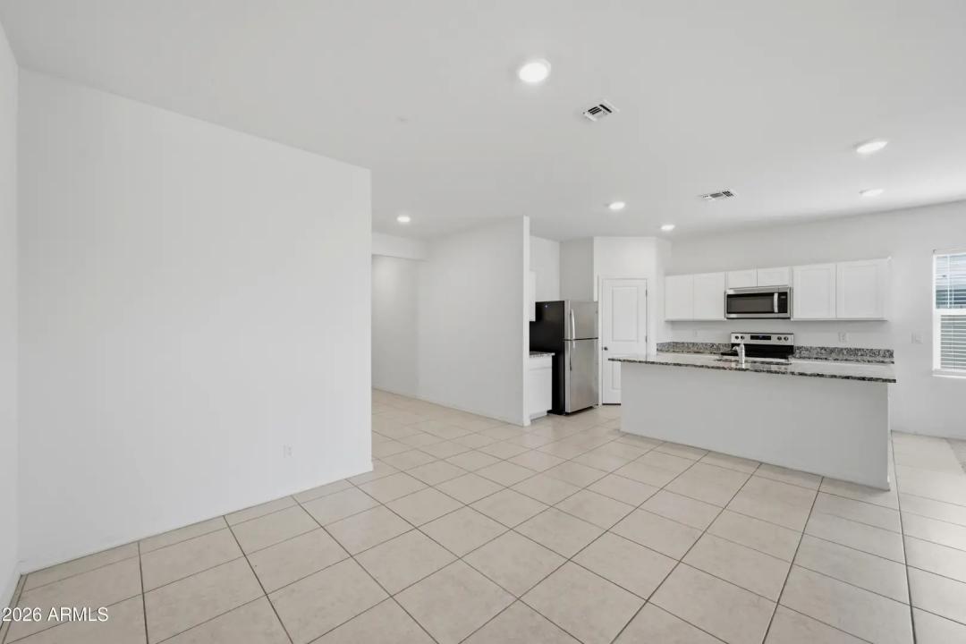 Real Estate Picture 9