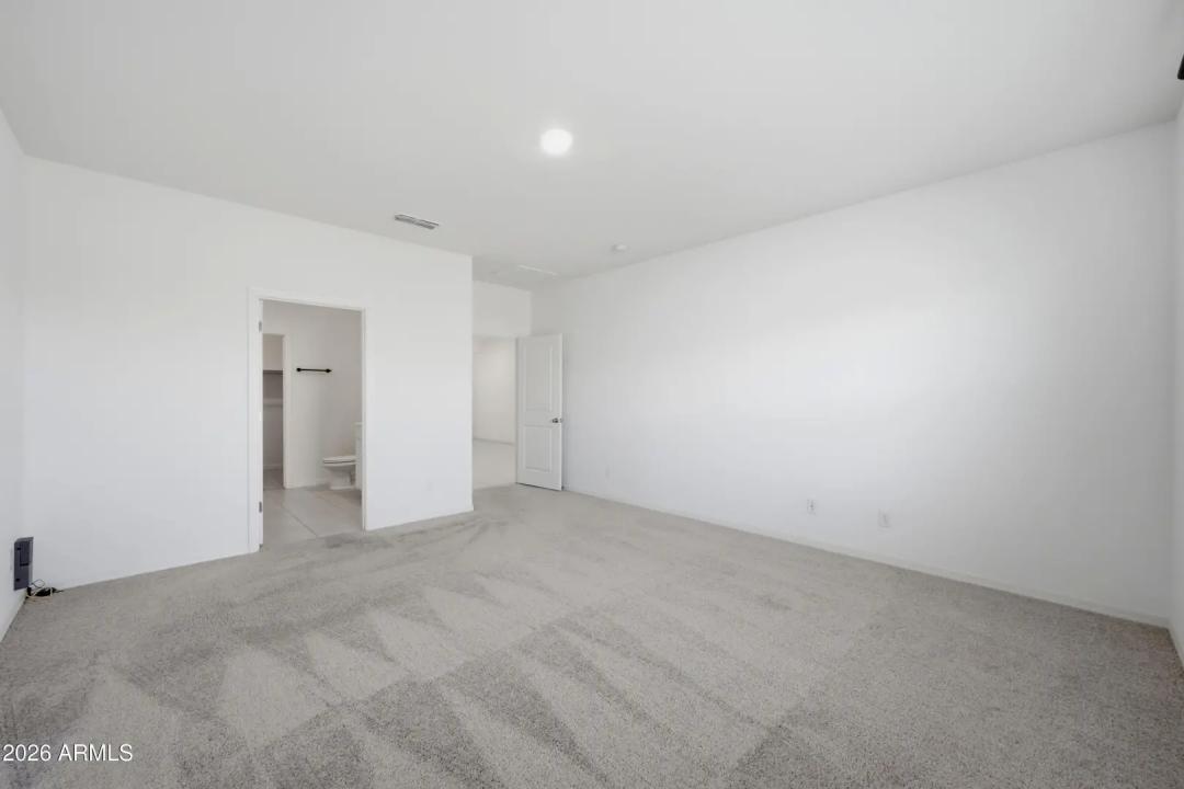 Real Estate Picture 16