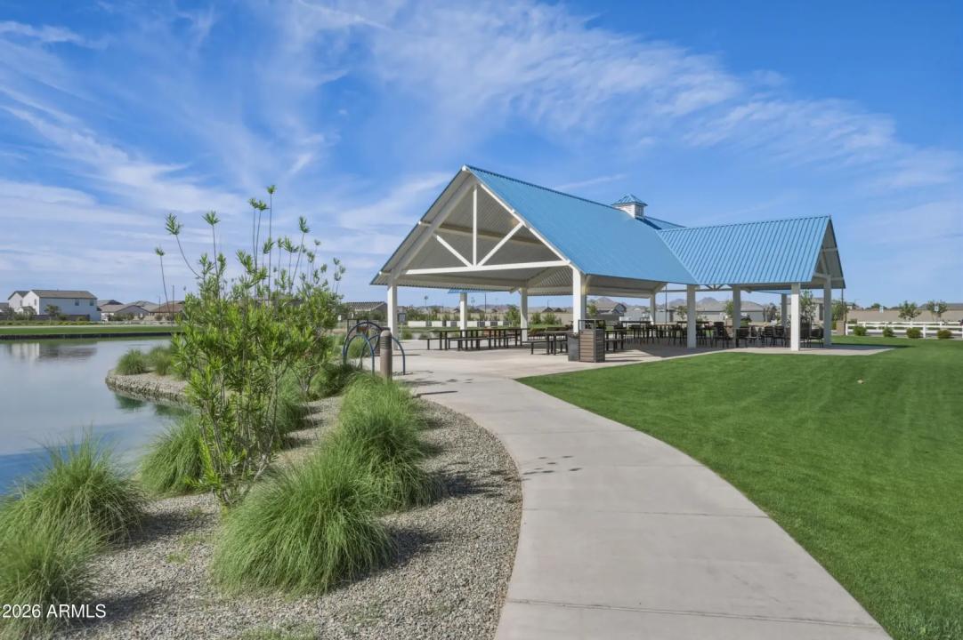 Real Estate Picture 26
