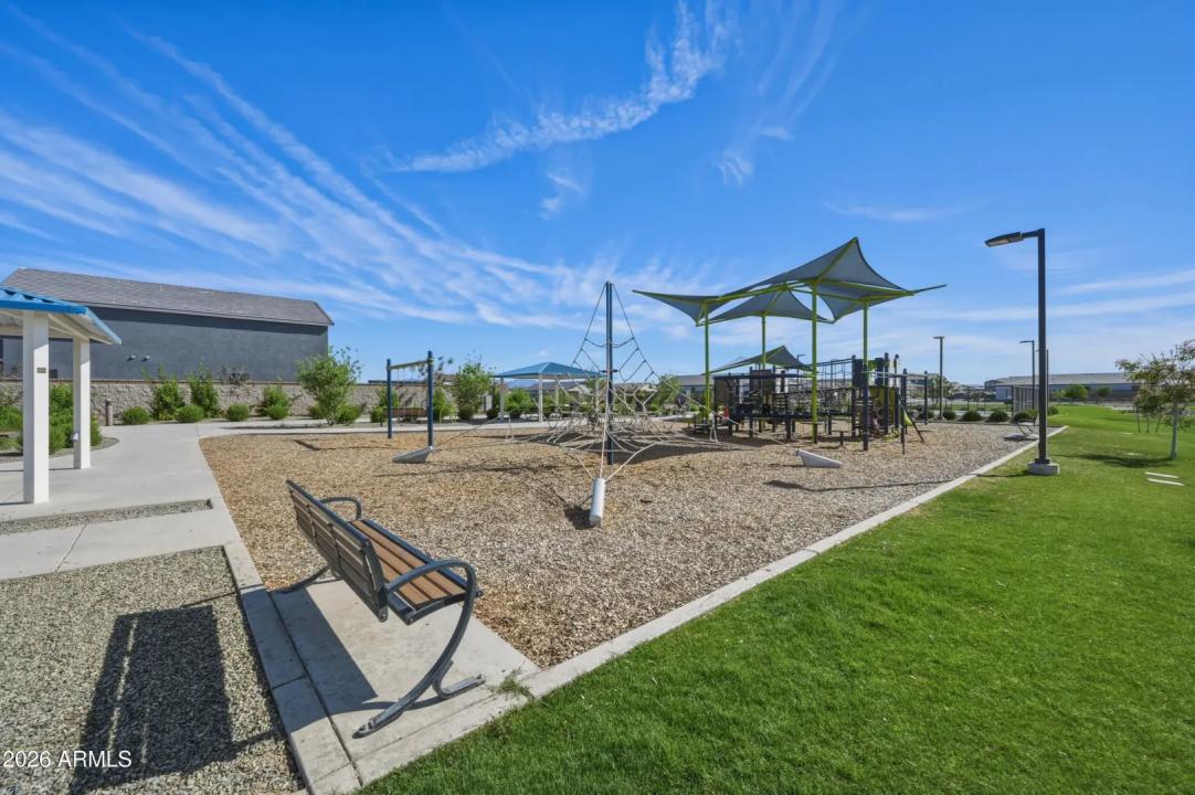 Real Estate Picture 30