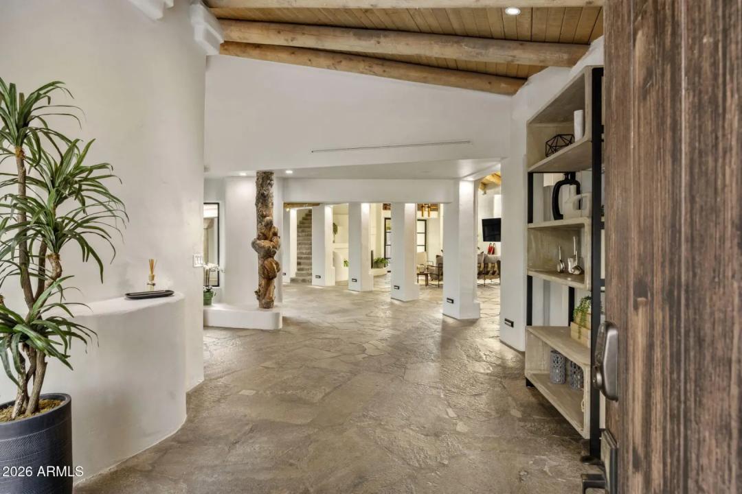 Real Estate Picture 5