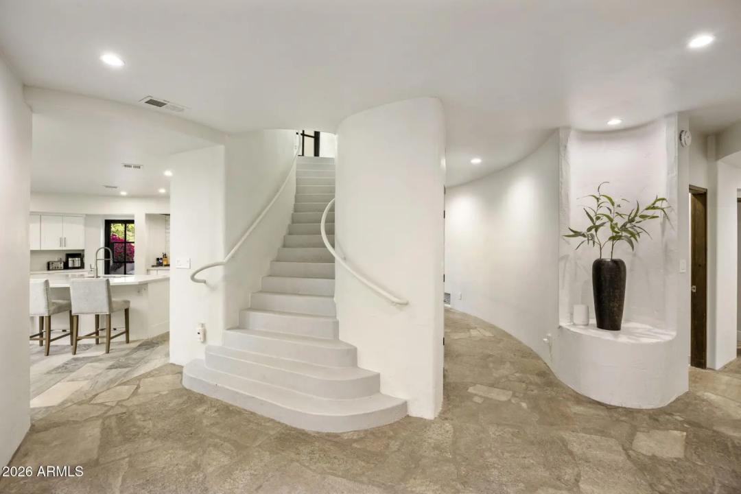 Real Estate Picture 29