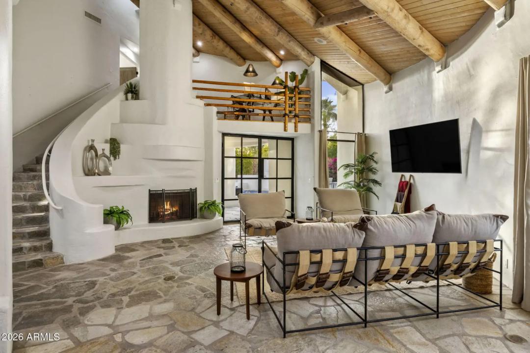 Real Estate Picture 18