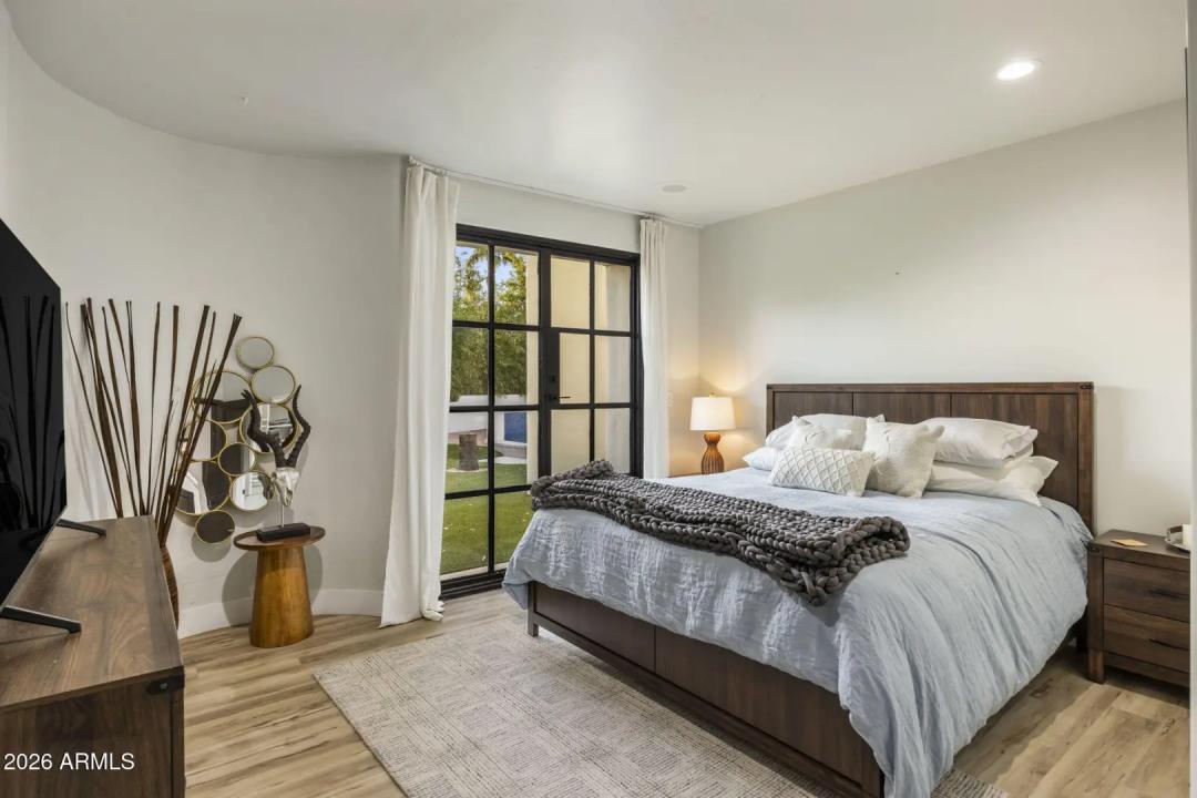 Real Estate Picture 20