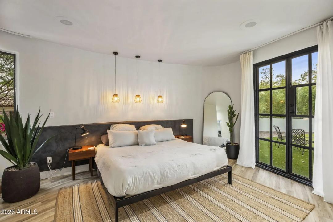Real Estate Picture 22