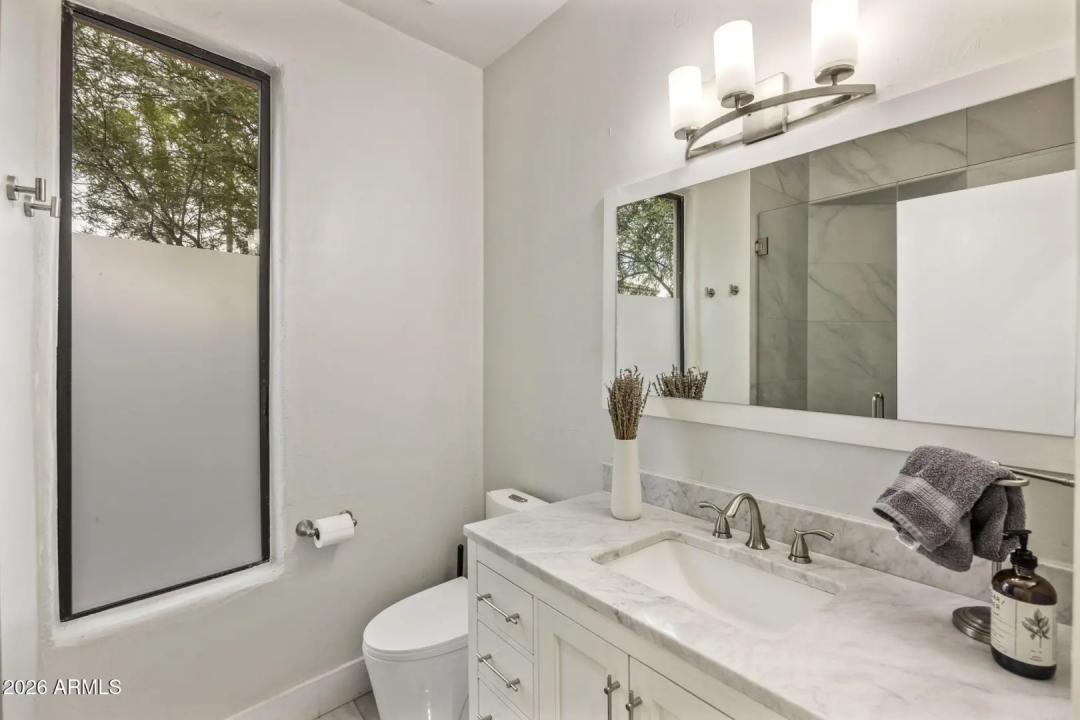 Real Estate Picture 23