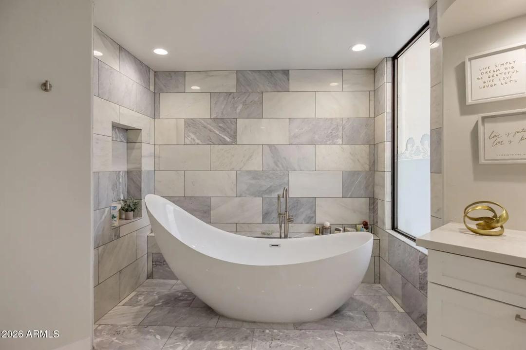 Real Estate Picture 35