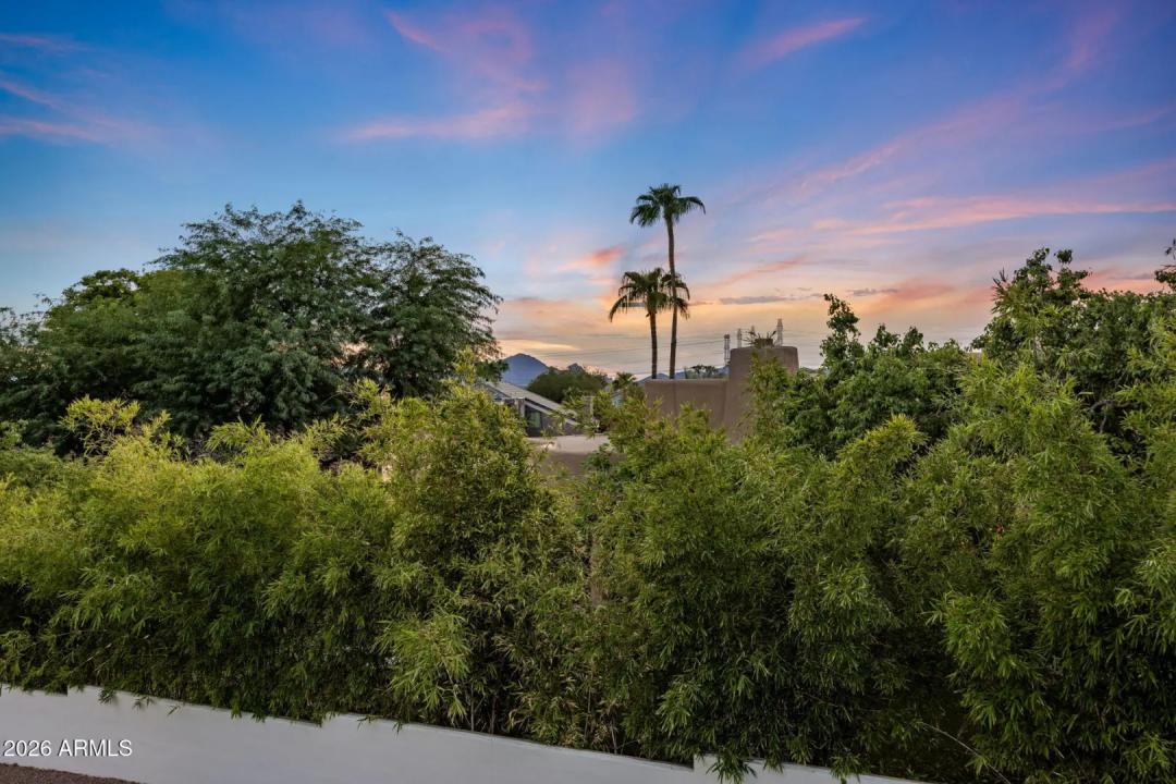 Real Estate Picture 42