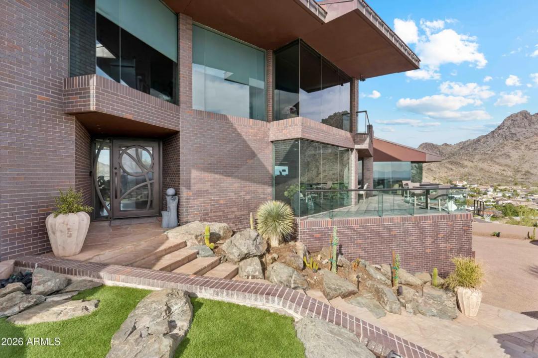 Real Estate Picture 6