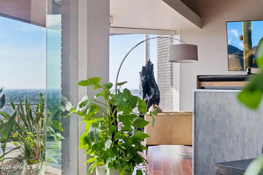 Real Estate Picture 12