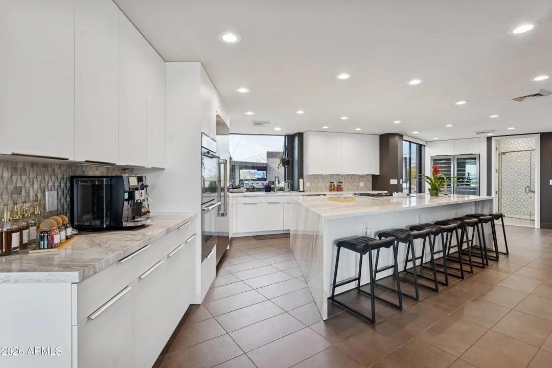 Real Estate Picture 17