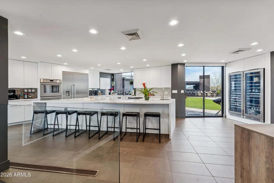 Real Estate Picture 18