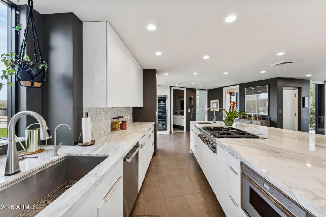 Real Estate Picture 23