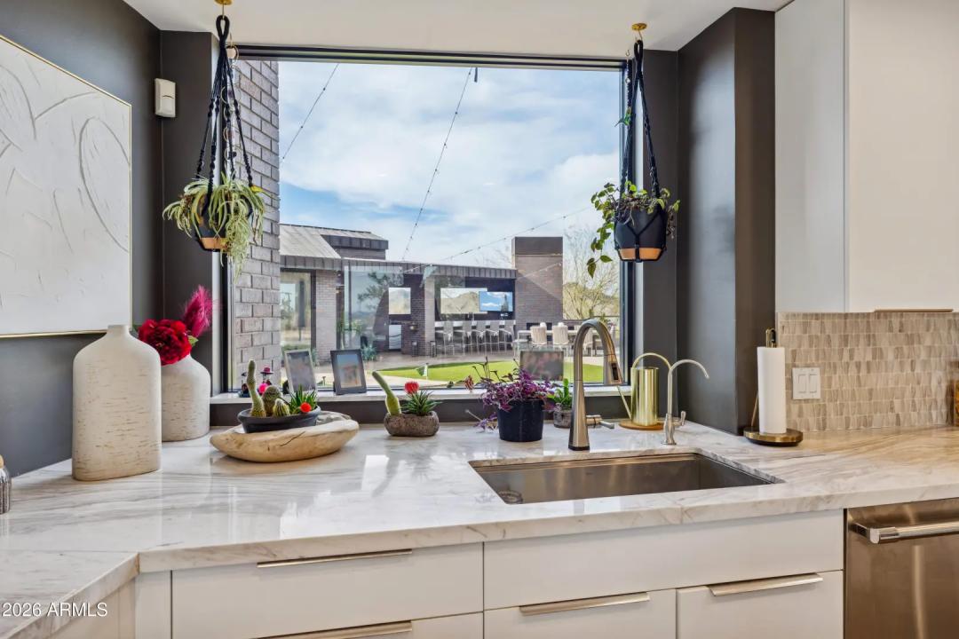 Real Estate Picture 24