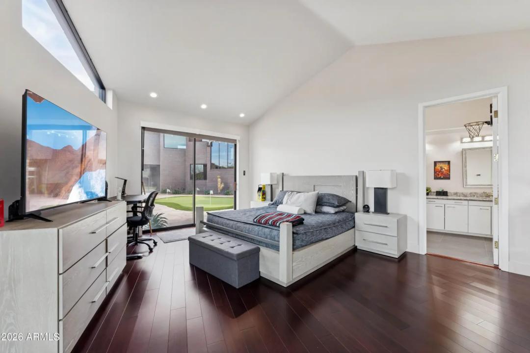 Real Estate Picture 40