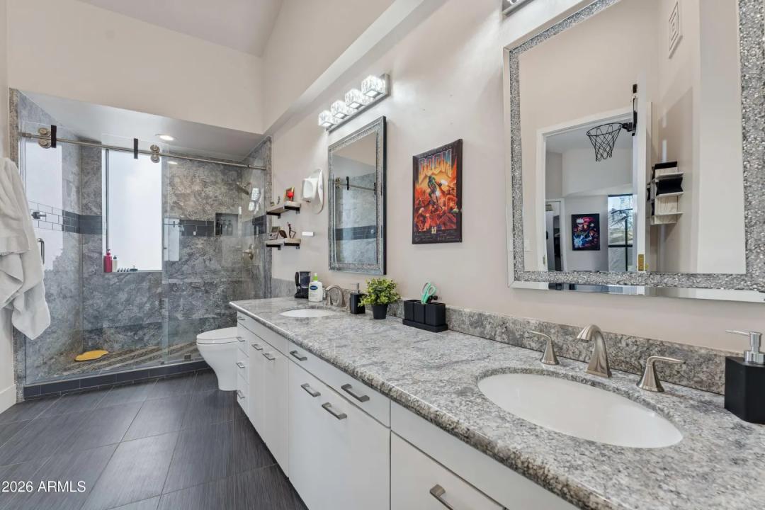 Real Estate Picture 42