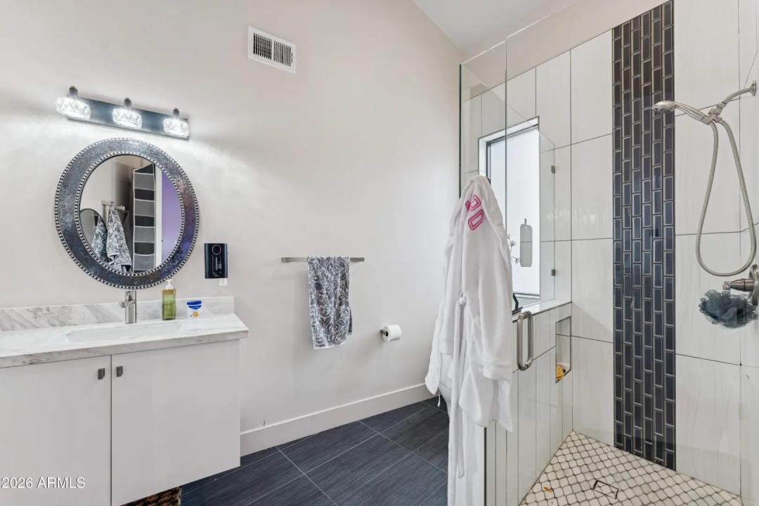 Real Estate Picture 44