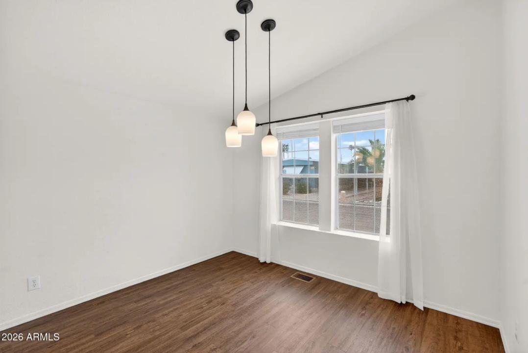 Real Estate Picture 6