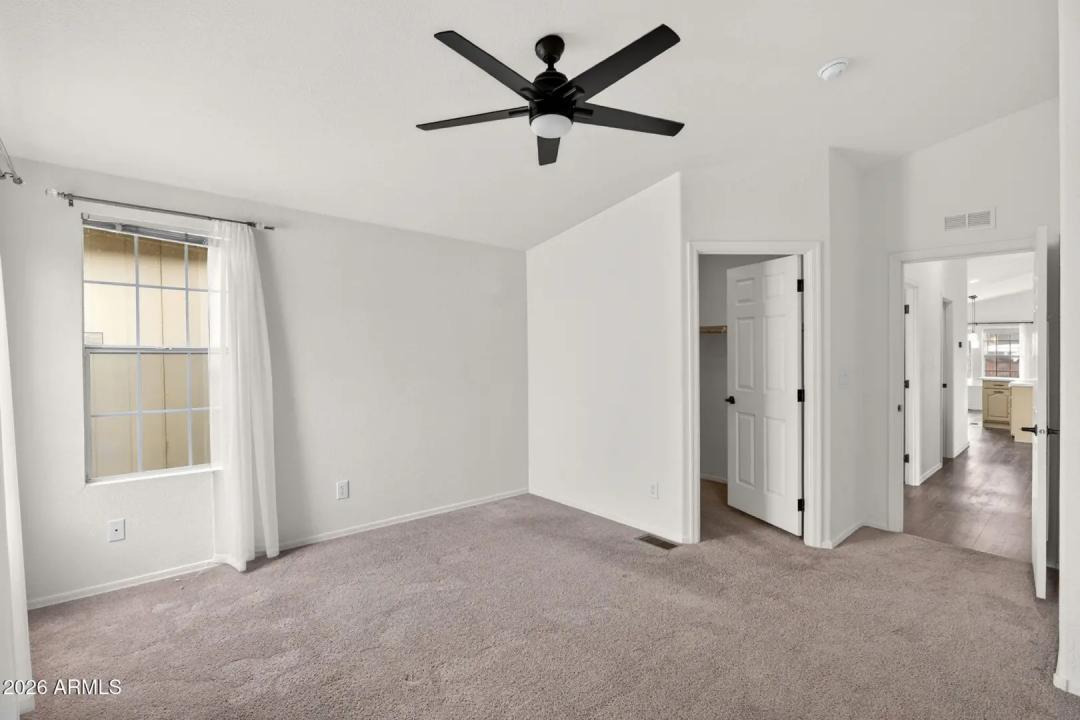 Real Estate Picture 7