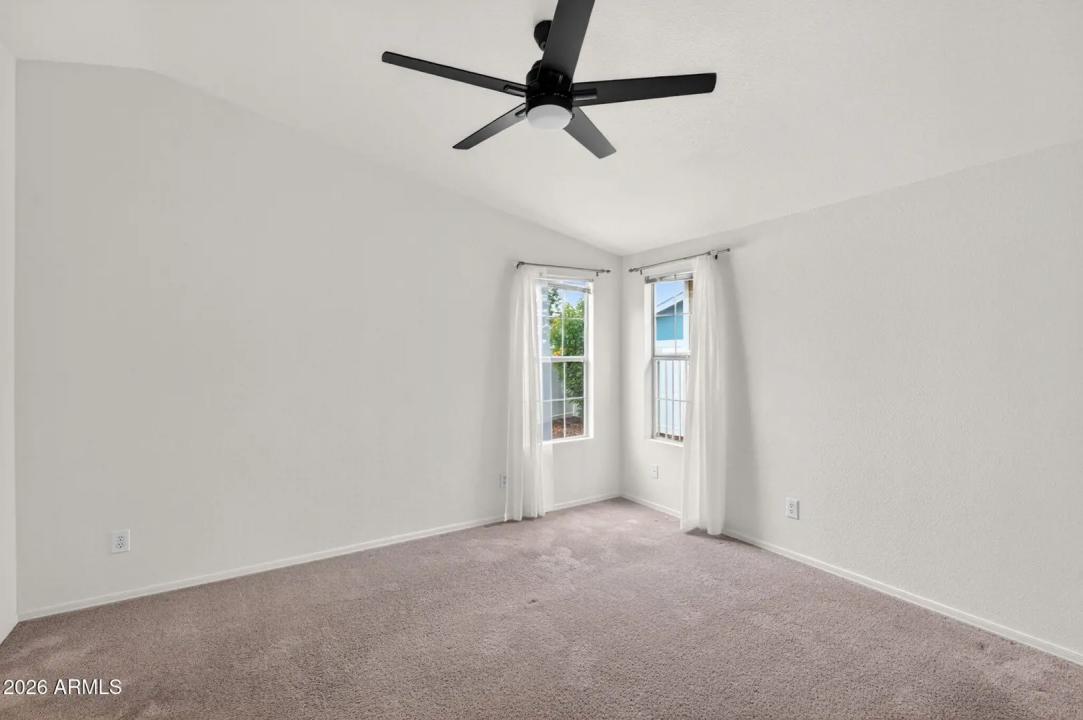Real Estate Picture 8