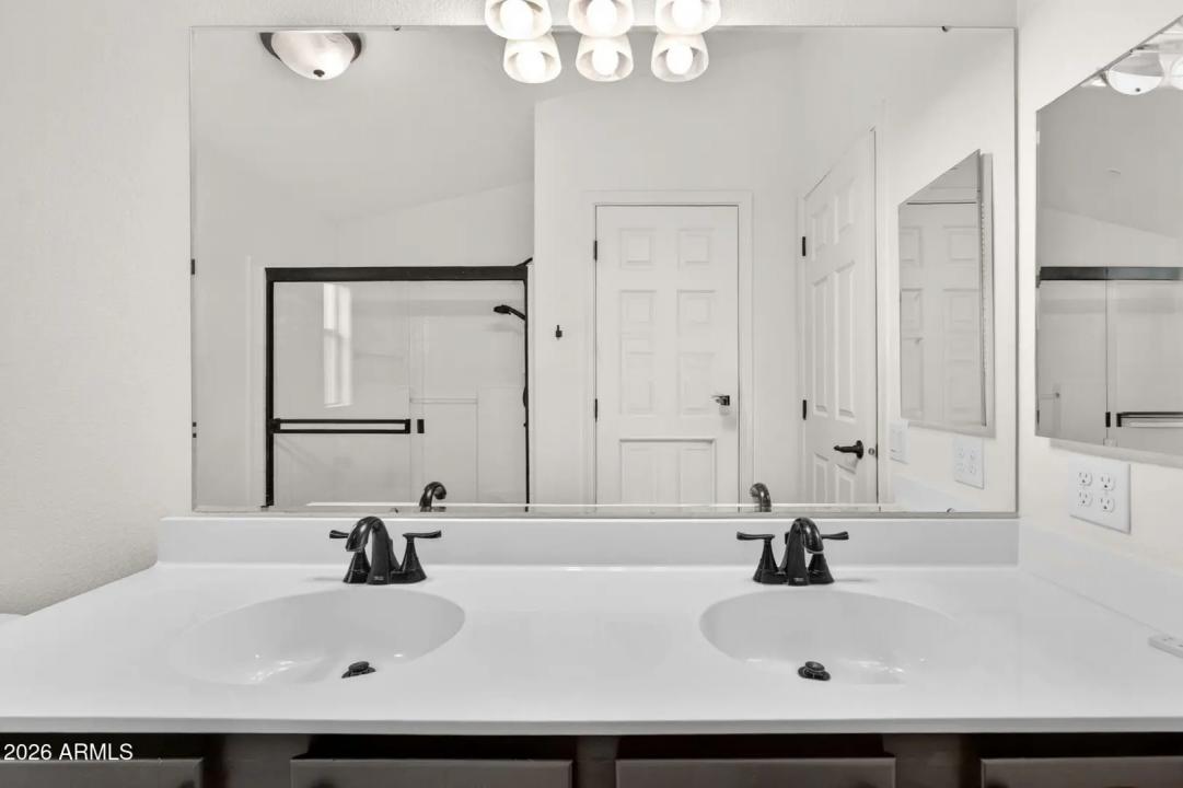 Real Estate Picture 9