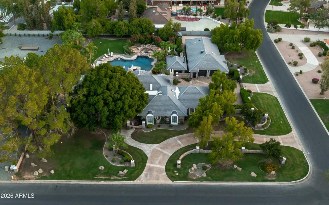 Real Estate Picture 2