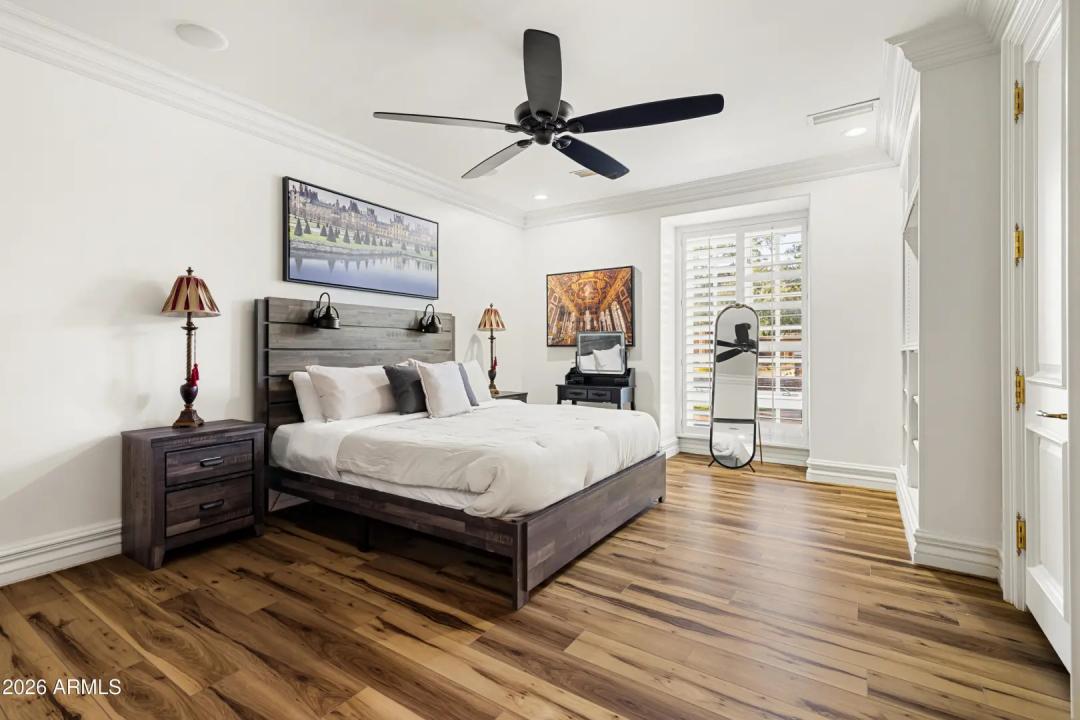 Real Estate Picture 32