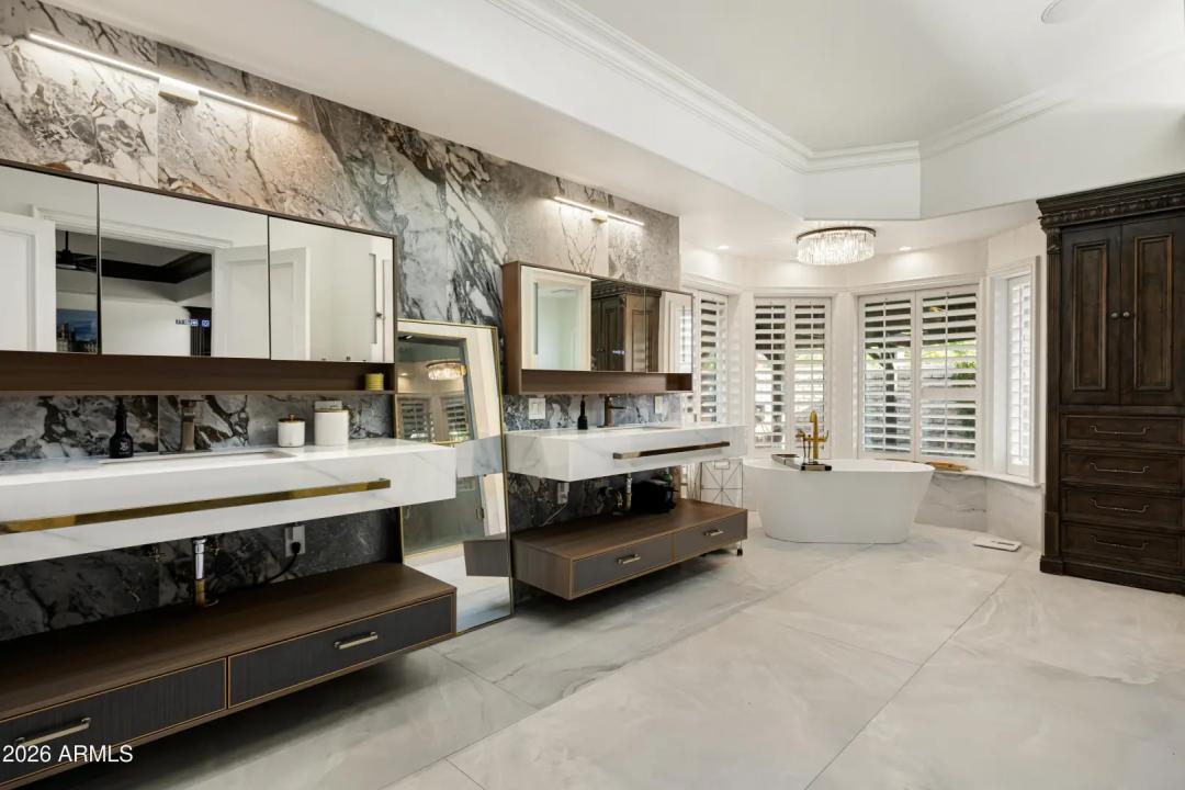 Real Estate Picture 25