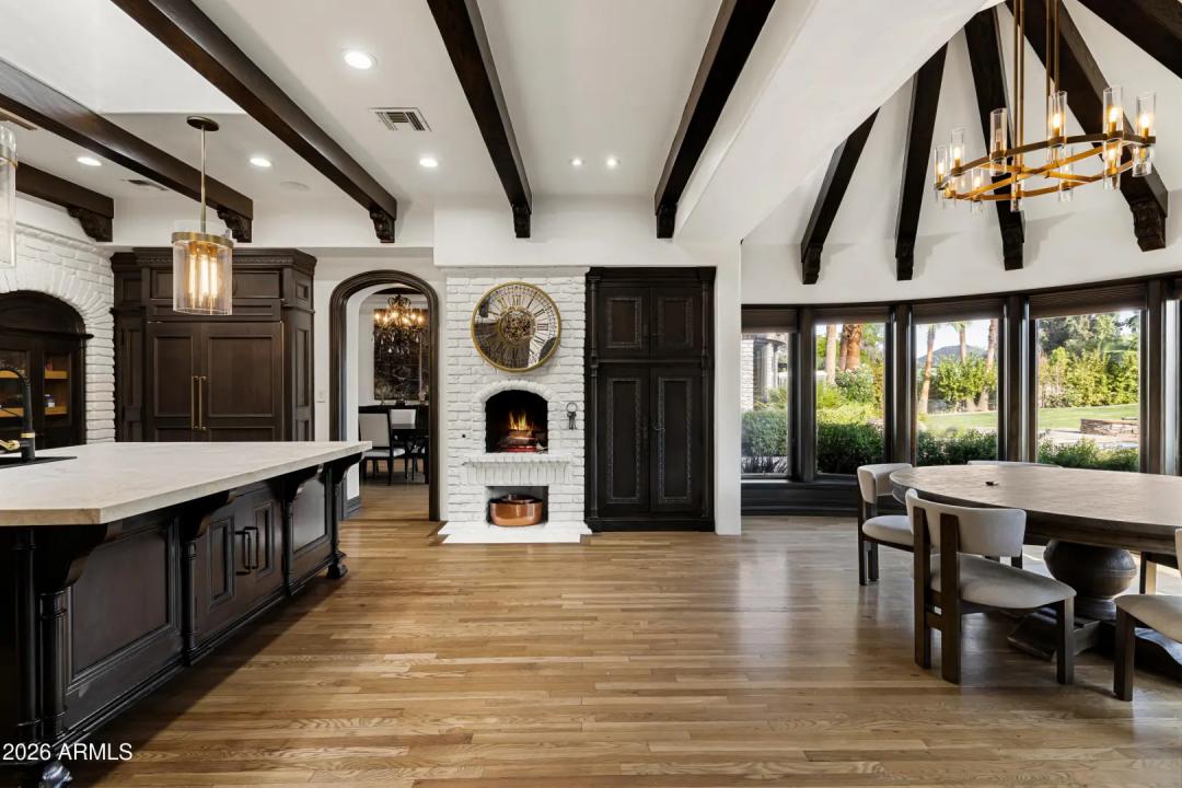 Real Estate Picture 14