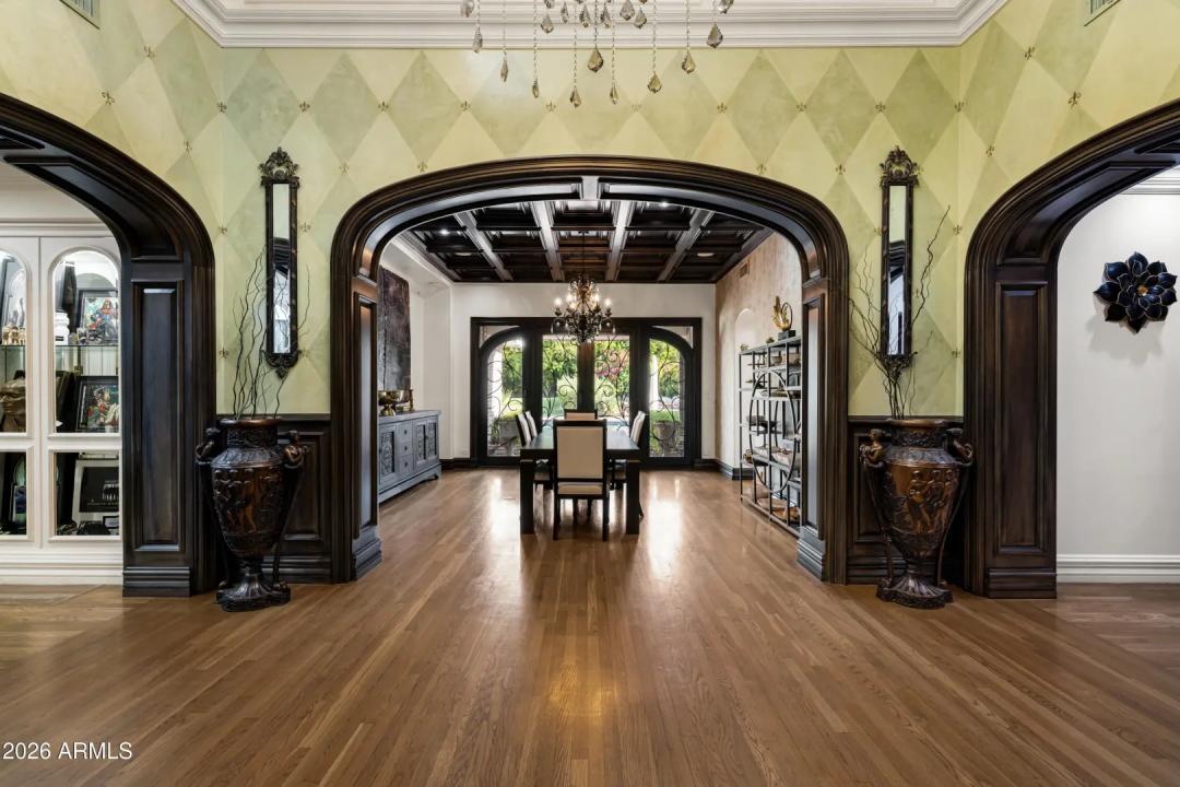 Real Estate Picture 8