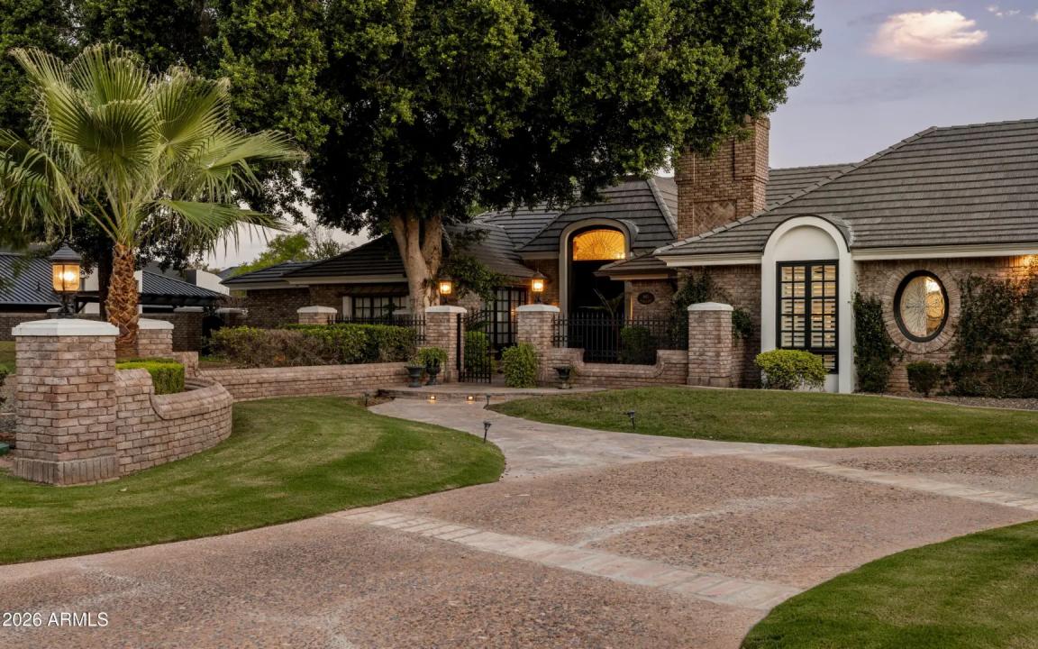 Real Estate Picture 4