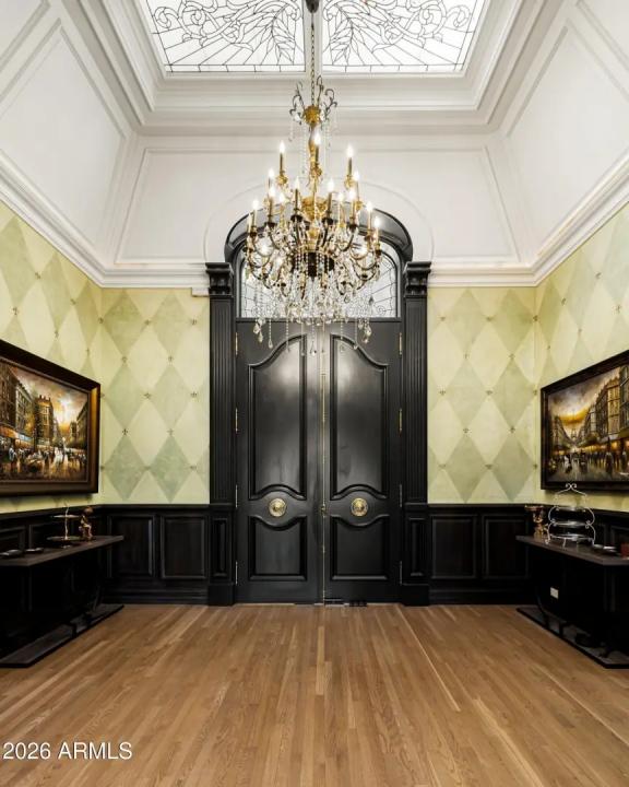 Real Estate Picture 7
