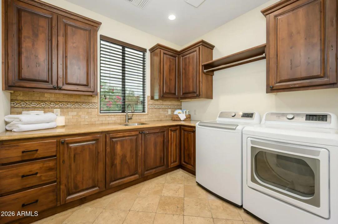 Real Estate Picture 38