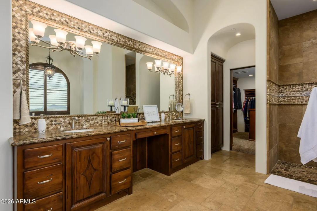 Real Estate Picture 23