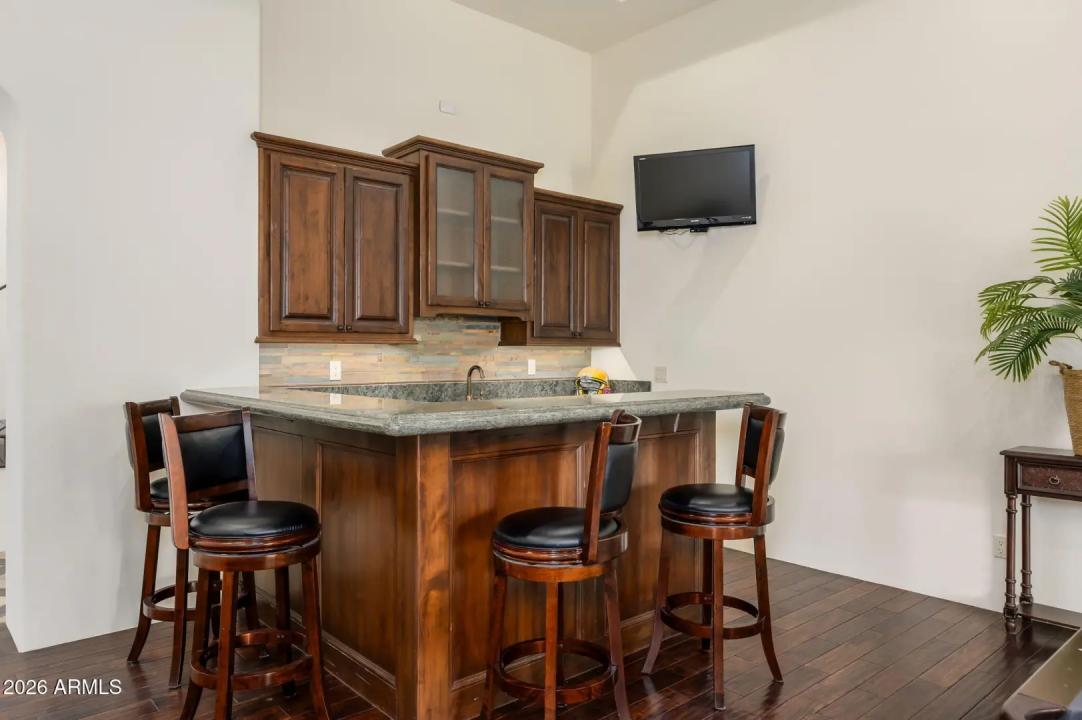 Real Estate Picture 27