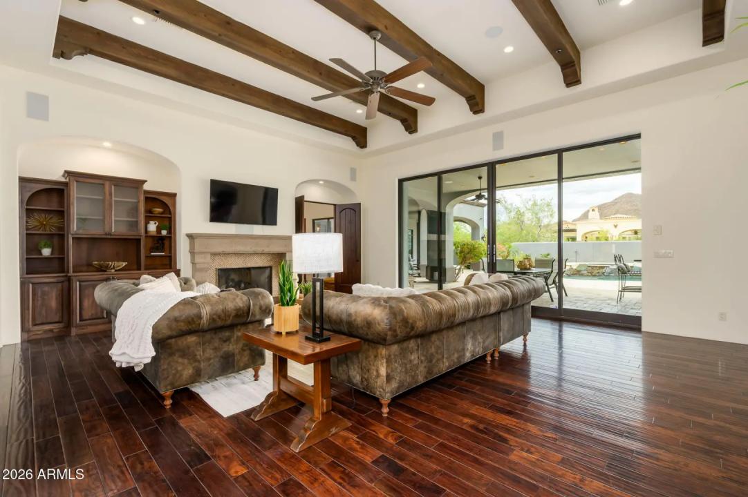 Real Estate Picture 10