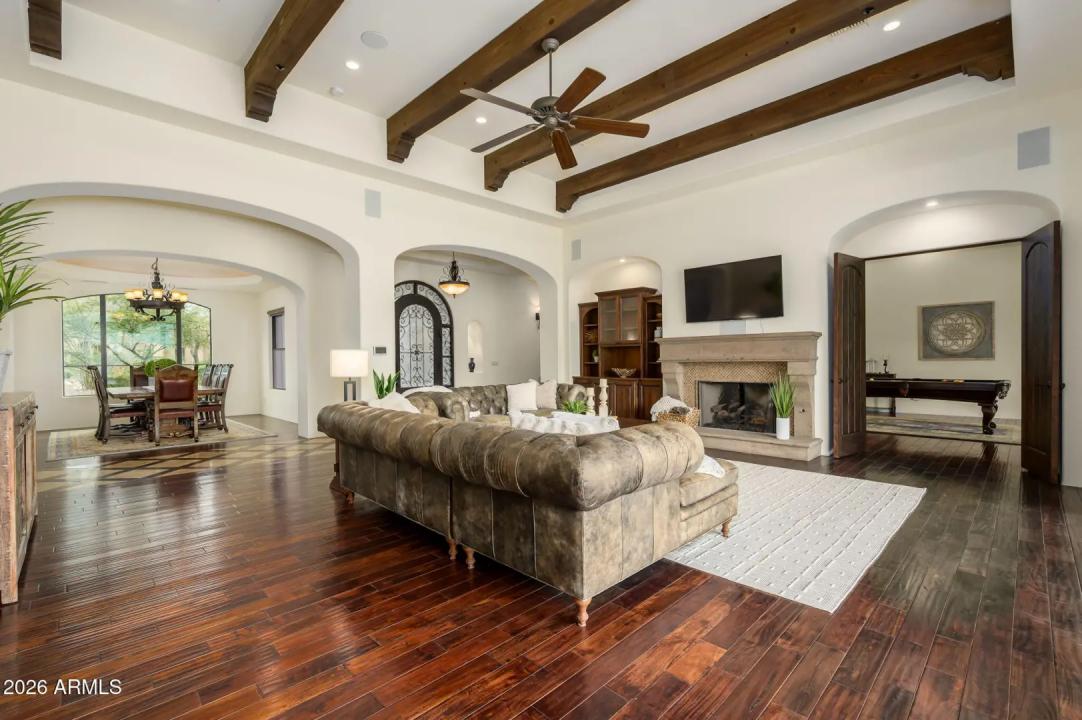 Real Estate Picture 11