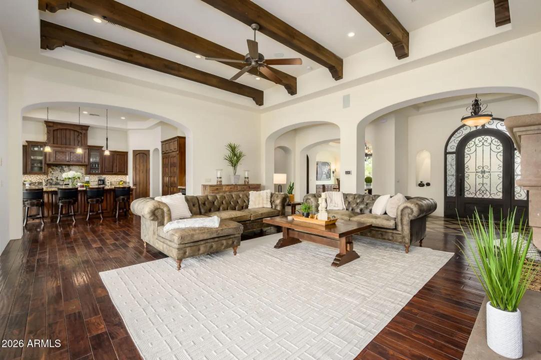 Real Estate Picture 9