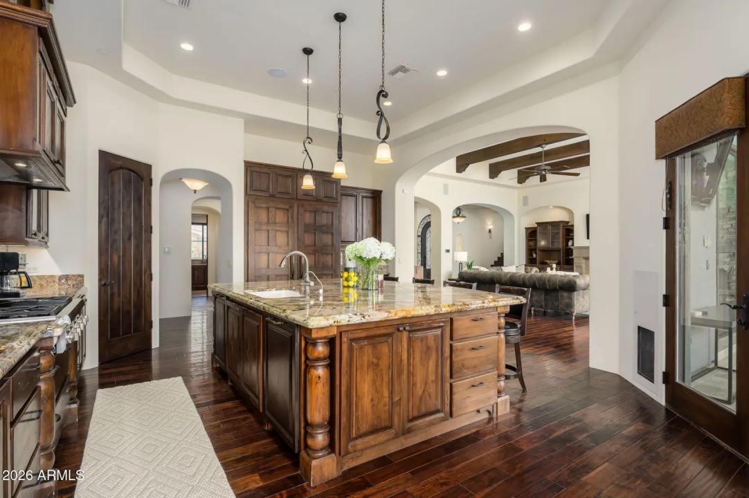 Real Estate Picture 16