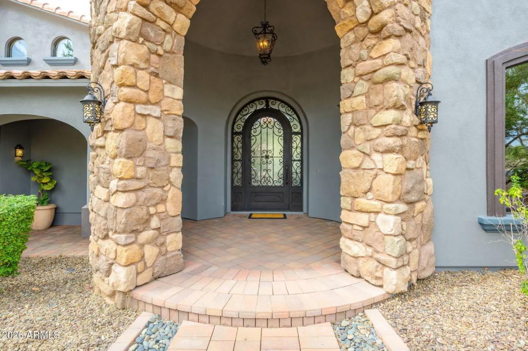 Real Estate Picture 7