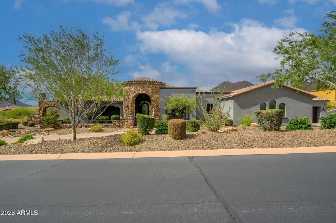 Real Estate Picture 3