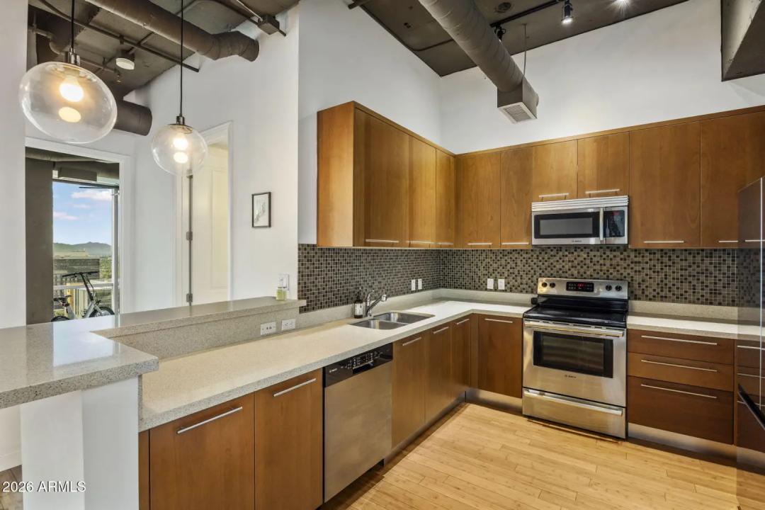 Real Estate Picture 5