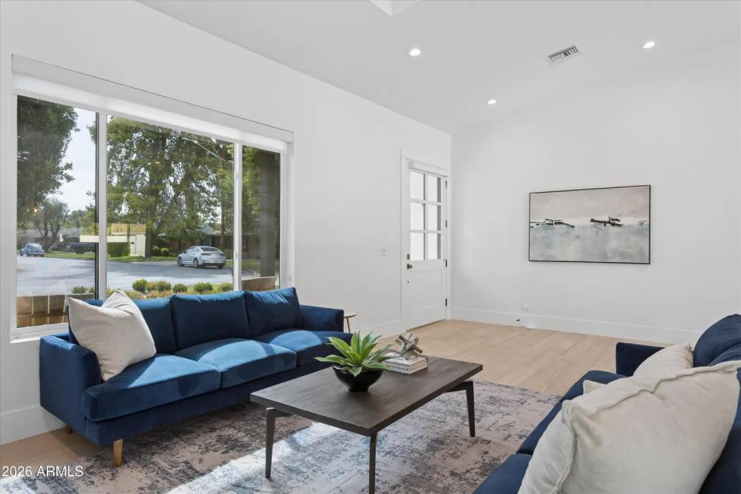 Real Estate Picture 9